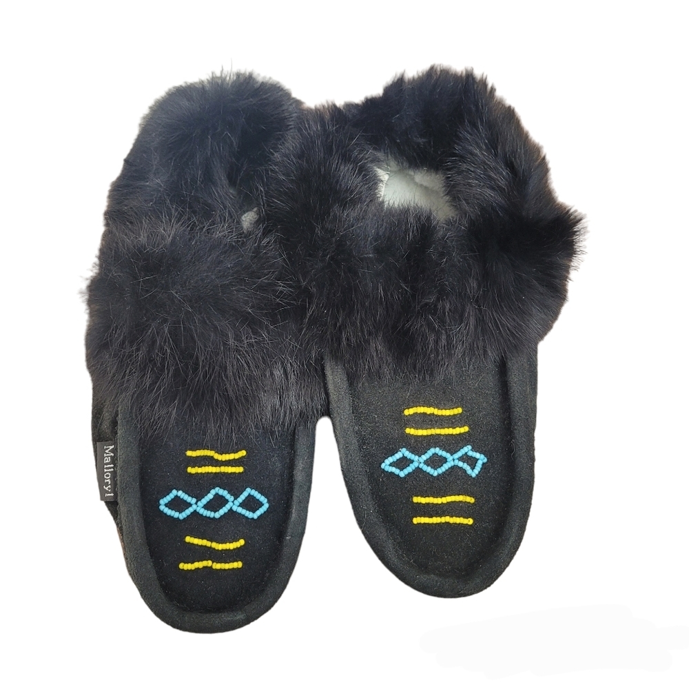 Black suede mocassins with beading and rabbit fur size 6